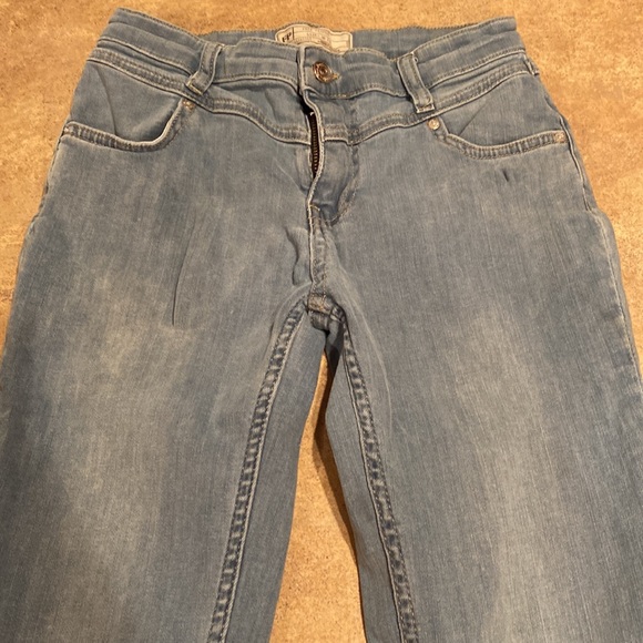 Womens Free People jeans size 26 inseam measures about 26.5” - Picture 2 of 9